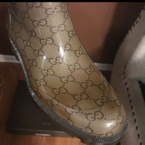 Authentic gucci rain boots size 37